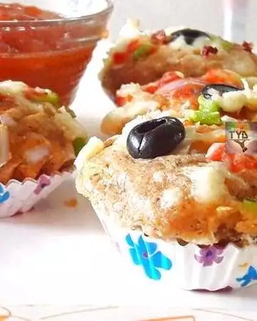 close-up side view of Pizza muffin