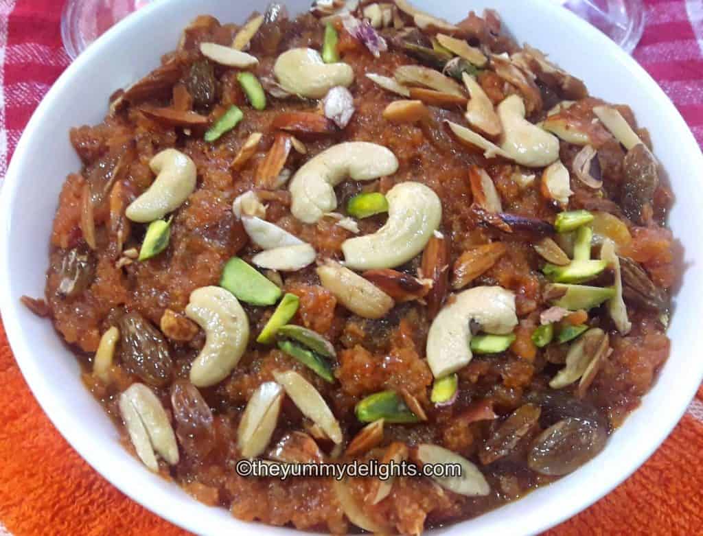 Gajar ka Halwa in Pressure cooker (Carrot Halwa)