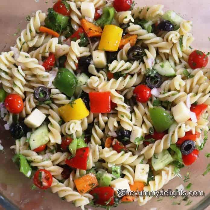 Easy cold pasta salad with Italian dressing | Italian pasta salad