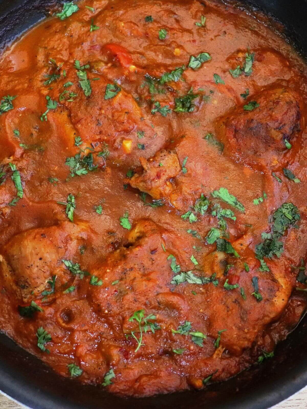 close-up of chicken cacciatore in a pot.