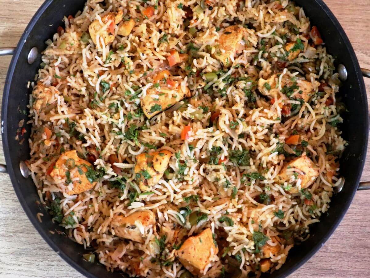 close-up of one pot chicken and rice.