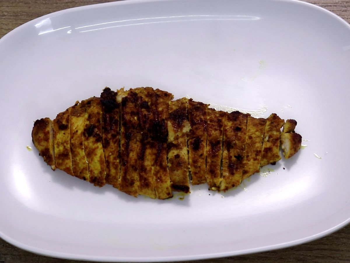 close-up of sliced chicken shawarma