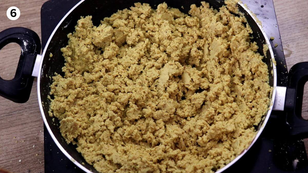 roasted besan to make besan ladoo recipe.