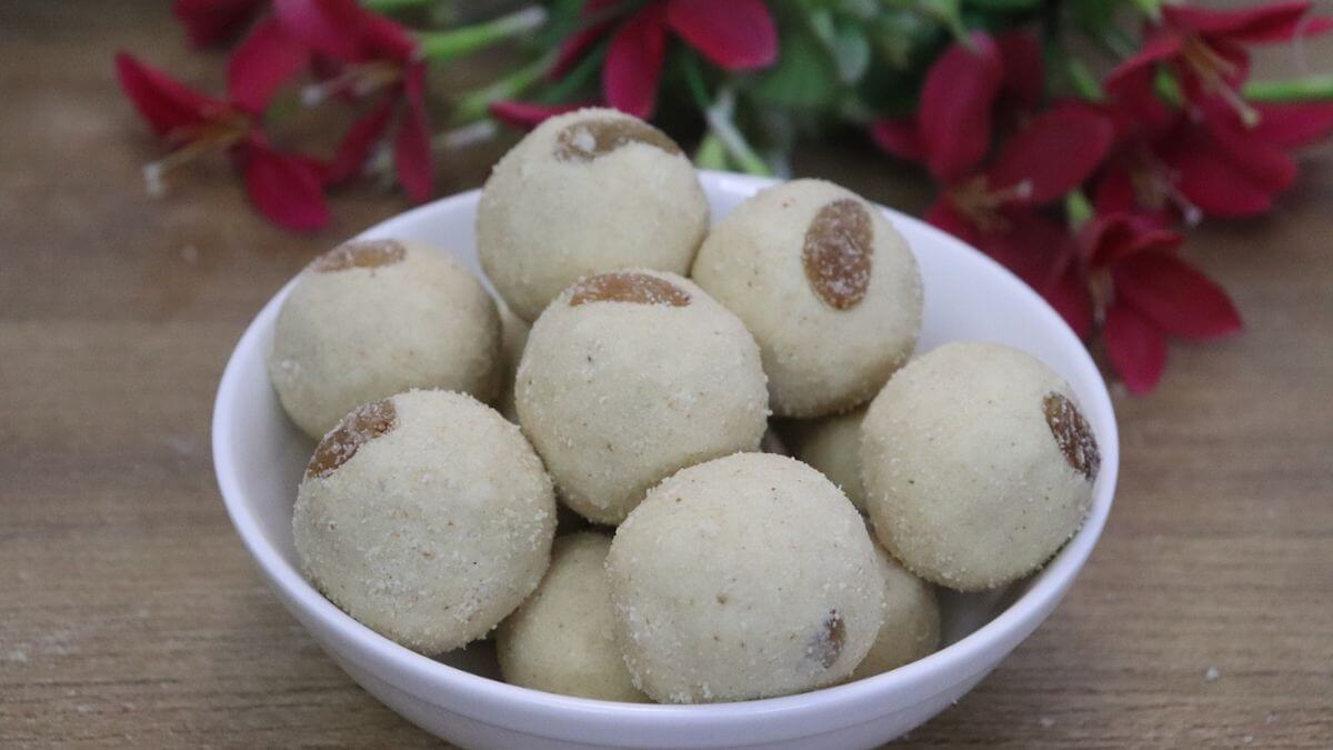 Soft, melt-in-the-mouth Rava Ladoo made with sugar syrup.