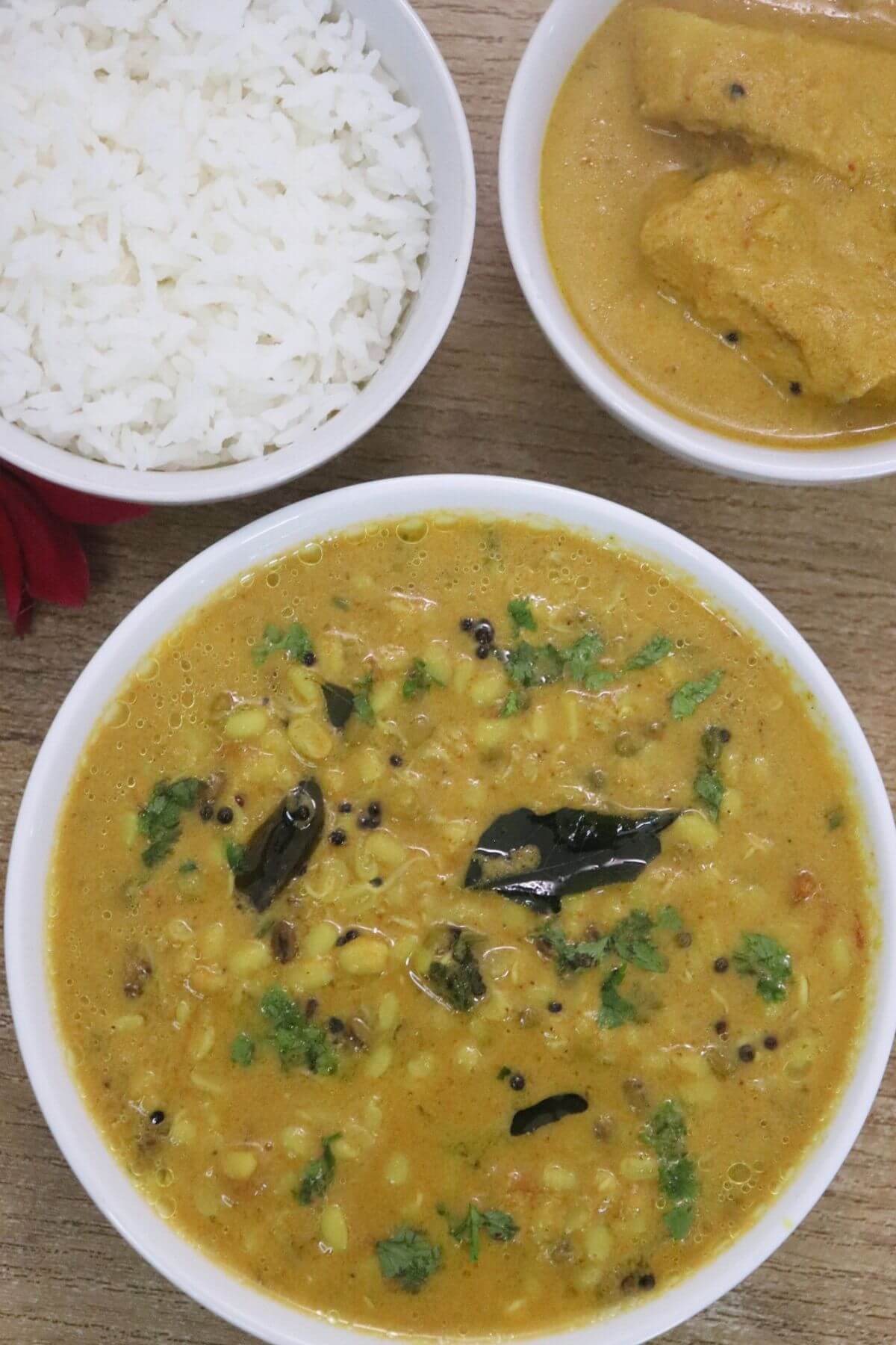 sprouted green gram curry to make mooga gathi.