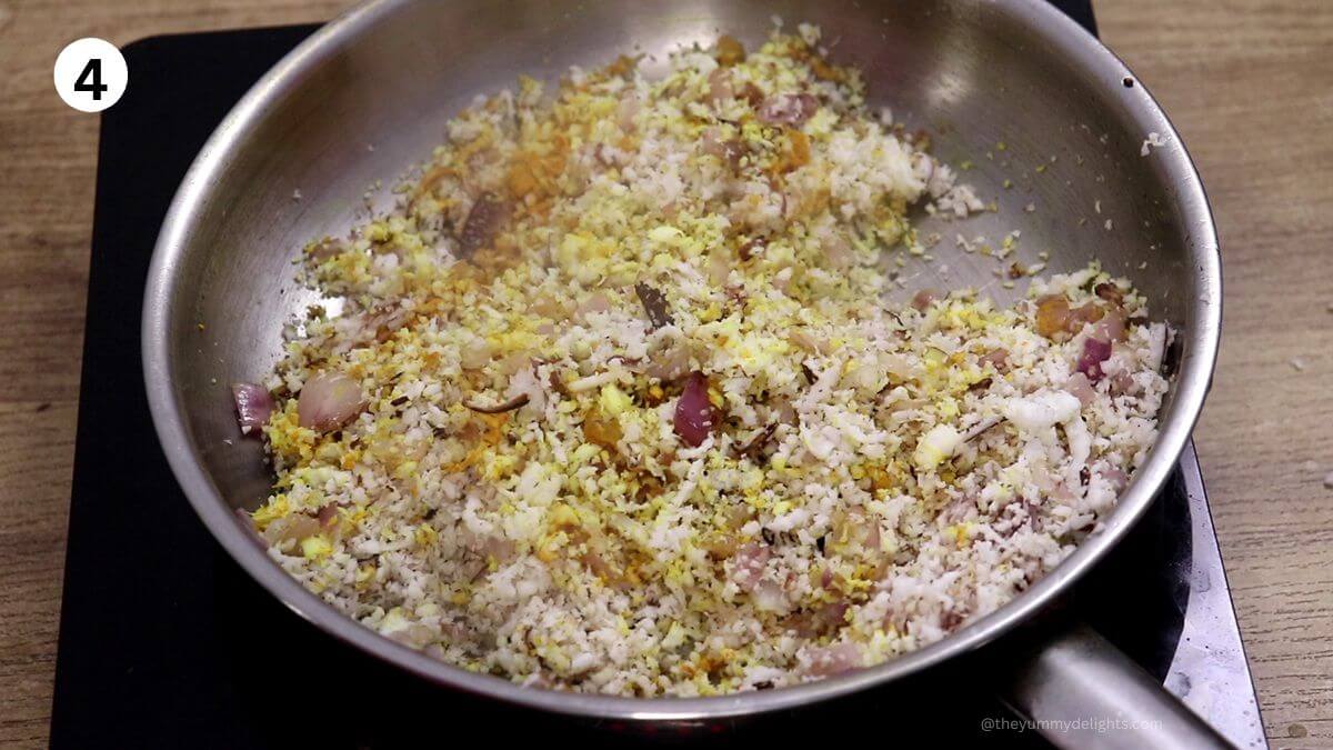 roasting onion and coconut masala for bangdyachi uddamethi.