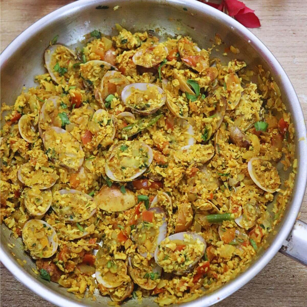 Goan tesri sukka cooked in a pan.